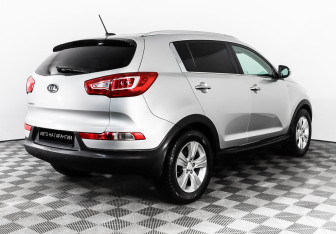 Подержанный автомобиль Kia Sportage 2012 года (5 фото)