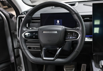 Подержанный автомобиль Jaecoo J7 2023 года (17 фото)