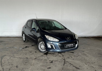 Подержанный автомобиль Peugeot 308 Hatchback 2012 года (3 фото)