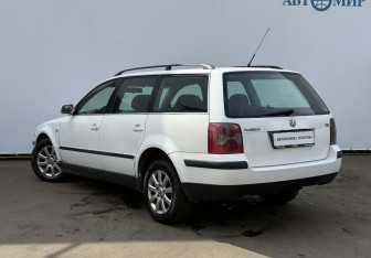 Подержанный автомобиль Volkswagen Passat Wagon 2001 года (7 фото)