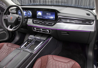 Подержанный автомобиль Hongqi HS5 2023 года (11 фото)