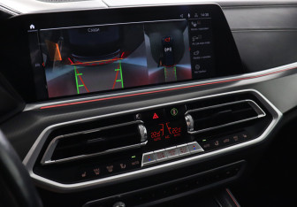 Подержанный автомобиль BMW X5 2021 года (16 фото)