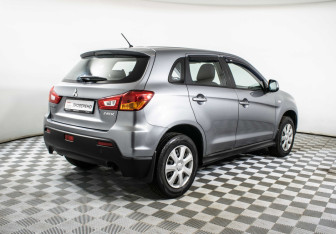 Подержанный автомобиль Mitsubishi ASX 2013 года (5 фото)