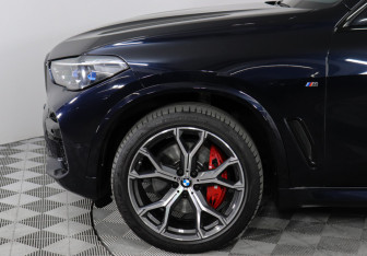 Подержанный автомобиль BMW X5 2021 года (8 фото)