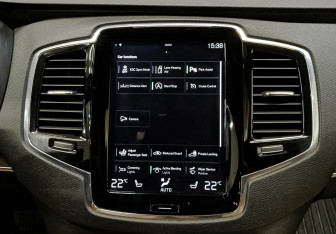 Подержанный автомобиль Volvo XC90 2017 года (15 фото)