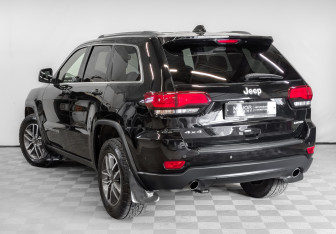 Подержанный автомобиль Jeep Grand Cherokee 2021 года (7 фото)