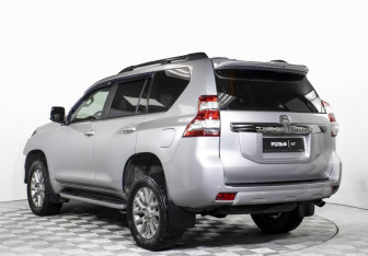 Подержанный автомобиль Toyota Land Cruiser Prado 2014 года (7 фото)