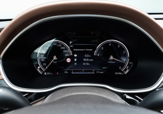 Подержанный автомобиль Genesis G80 2022 года (13 фото)