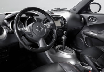 Подержанный автомобиль Nissan Juke 2012 года (14 фото)