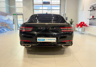 Подержанный автомобиль Genesis G80 2021 года (5 фото)
