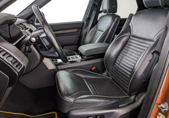 Подержанный автомобиль Land Rover Discovery 2019 года (20 фото)