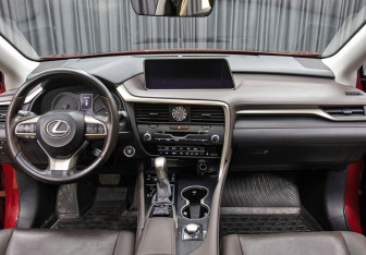 Подержанный автомобиль Lexus RX 2018 года (14 фото)