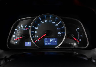 Подержанный автомобиль Toyota RAV4 2014 года (12 фото)