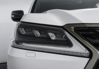 Подержанный автомобиль Lexus LX 2018 года (21 фото)