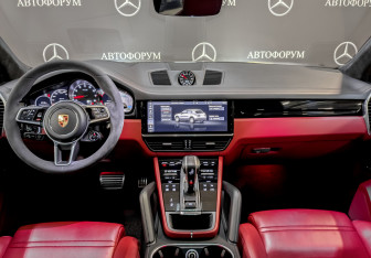 Подержанный автомобиль Porsche Cayenne 2020 года (13 фото)