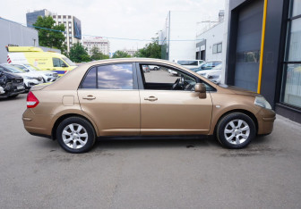 Подержанный автомобиль Nissan Tiida Sedan 2007 года (4 фото)