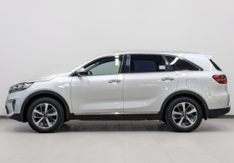 Подержанный автомобиль Kia Sorento 2019 года (8 фото)