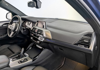 Подержанный автомобиль BMW X4 2020 года (11 фото)