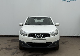 Подержанный автомобиль Nissan Qashqai 2013 года (2 фото)