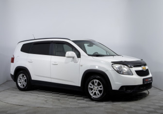 Подержанный автомобиль Chevrolet Orlando 2013 года (3 фото)