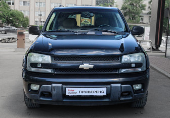 Подержанный автомобиль Chevrolet TrailBlazer 2005 года (2 фото)