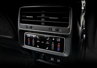 Подержанный автомобиль Audi Q8 2019 года (26 фото)