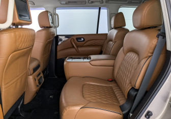 Подержанный автомобиль Infiniti QX80 2019 года (18 фото)