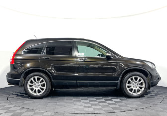 Подержанный автомобиль Honda CR-V 2009 года (4 фото)