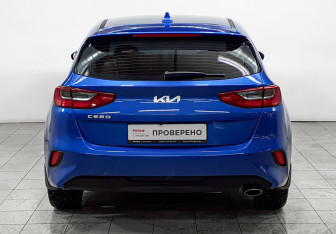 Подержанный автомобиль Kia Ceed Hatchback 2022 года (5 фото)
