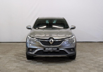 Подержанный автомобиль Renault Arkana 2021 года (2 фото)