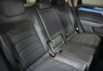 Подержанный автомобиль Volkswagen Touareg 2019 года (13 фото)