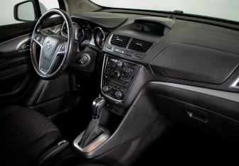 Подержанный автомобиль Opel Mokka 2012 года (10 фото)