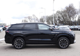 Подержанный автомобиль Jaecoo J8 2024 года (4 фото)