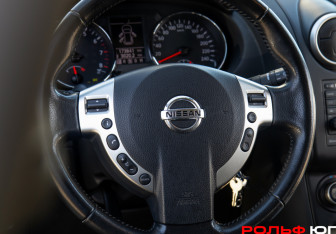 Подержанный автомобиль Nissan Qashqai+2 2010 года (10 фото)