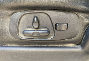 Подержанный автомобиль Mitsubishi Pajero 2008 года (15 фото)