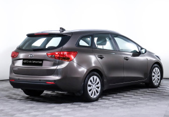 Подержанный автомобиль Kia Ceed Wagon 2017 года (5 фото)