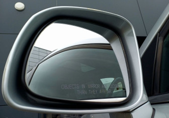 Подержанный автомобиль Chevrolet Captiva 2014 года (17 фото)