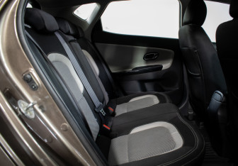 Подержанный автомобиль Kia Ceed Hatchback 2012 года (9 фото)