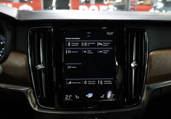 Подержанный автомобиль Volvo S90 2020 года (17 фото)
