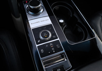 Подержанный автомобиль Land Rover Range Rover 2013 года (23 фото)