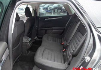 Подержанный автомобиль Ford Mondeo Wagon 2019 года (8 фото)