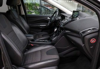 Подержанный автомобиль Ford Kuga 2015 года (10 фото)