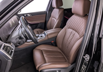 Подержанный автомобиль BMW X5 2023 года (20 фото)
