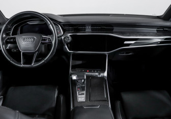 Подержанный автомобиль Audi A7 2020 года (12 фото)