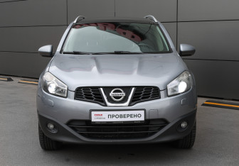 Подержанный автомобиль Nissan Qashqai+2 2011 года (2 фото)