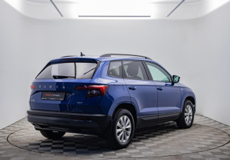 Подержанный автомобиль Skoda Karoq 2021 года (5 фото)