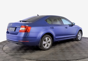 Подержанный автомобиль Skoda Octavia Liftback 2019 года (5 фото)