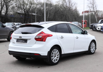 Подержанный автомобиль Ford Focus Hatchback 2011 года (5 фото)