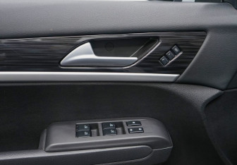 Подержанный автомобиль DongFeng AX7 2018 года (24 фото)