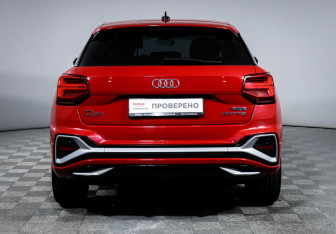 Подержанный автомобиль Audi Q2 2021 года (6 фото)
